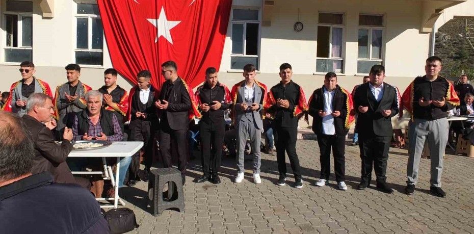 Balıkesir’de asker uğurlama geleneği