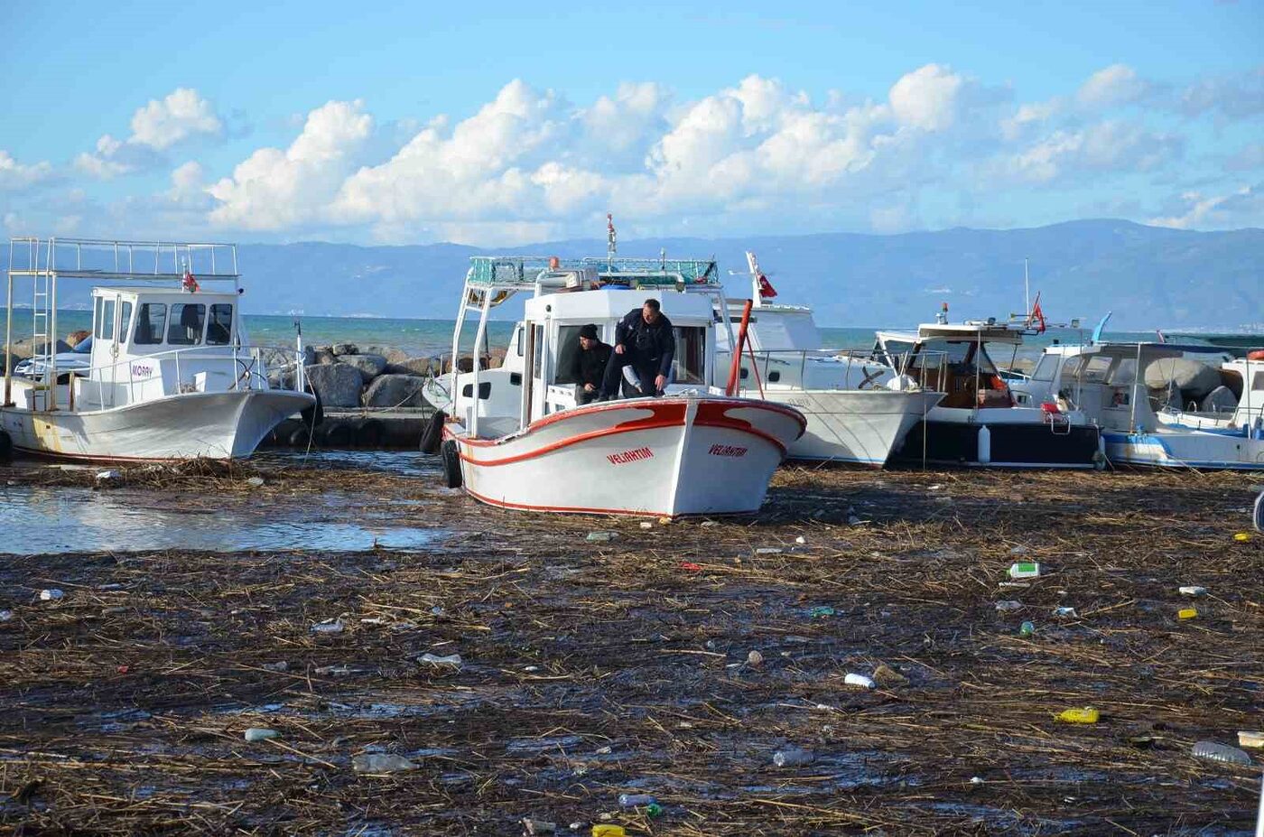 Gömeç’te su baskınlarının yaraları sarılıyor