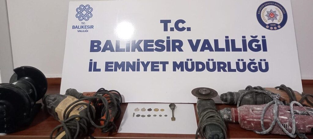 Çalınan malzemeler için gittiler tarihi eser çıktı