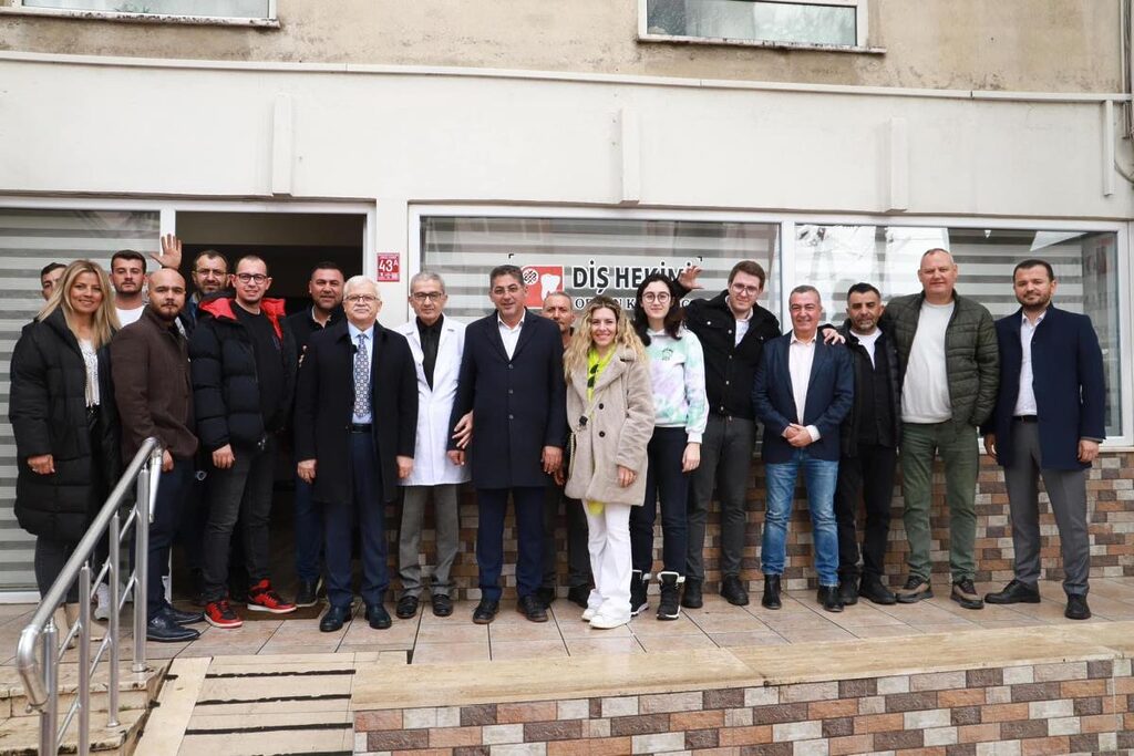 BAŞKAN DEVECİLER, DERNEK ZİYARETLERİNDE BULUNDU Burhaniye Belediye Başkanı ve CHP Burhaniye Belediye Başkan Adayı Ali