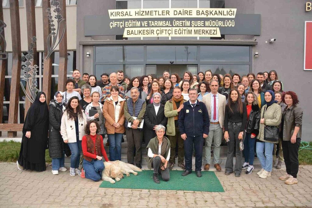 Burhaniye’de Tıbbı Aromatik Bitki Yetiştiriciliği Kursu tamamlandı