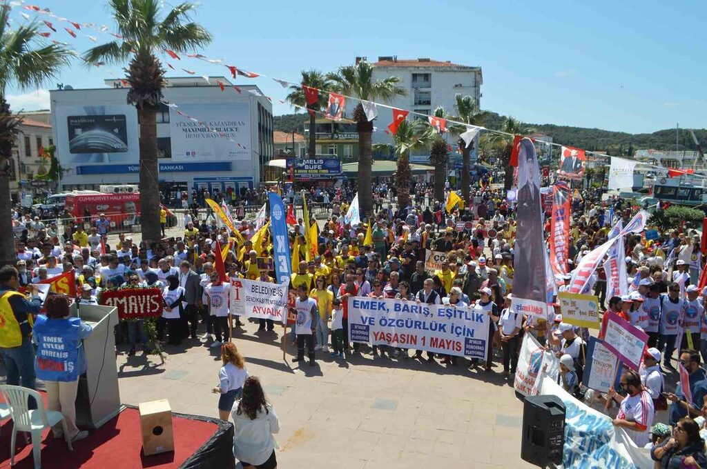 Ayvalık’ta 1 Mayıs Emek ve Dayanışma Günü coşkusu