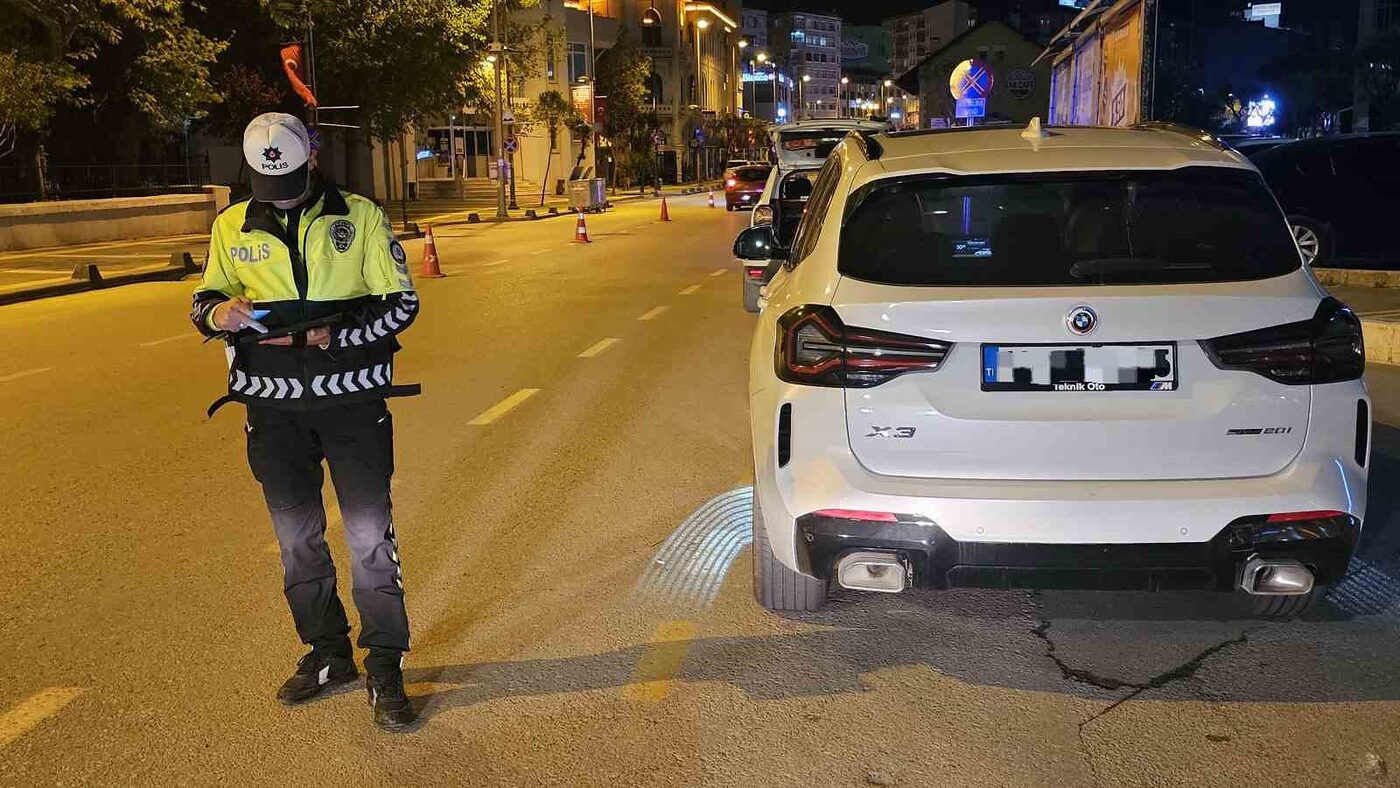 Balıkesir’de Bandırma İlçe Emniyet Müdürlüğü, Trafik Denetleme Şube Müdürlüğü ekipleri