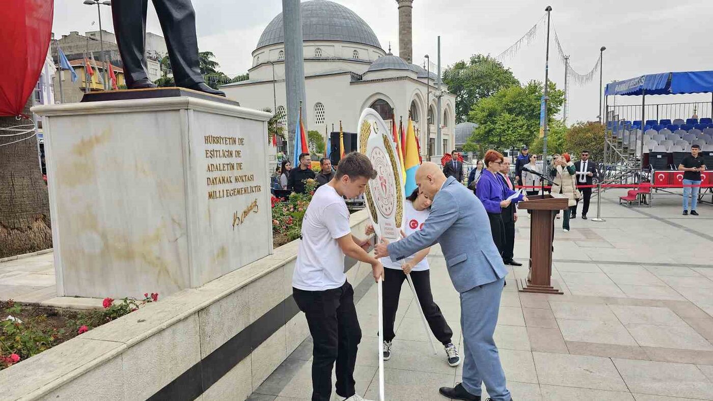 Bandırma’da 19 Mayıs coşkuyla kutlandı