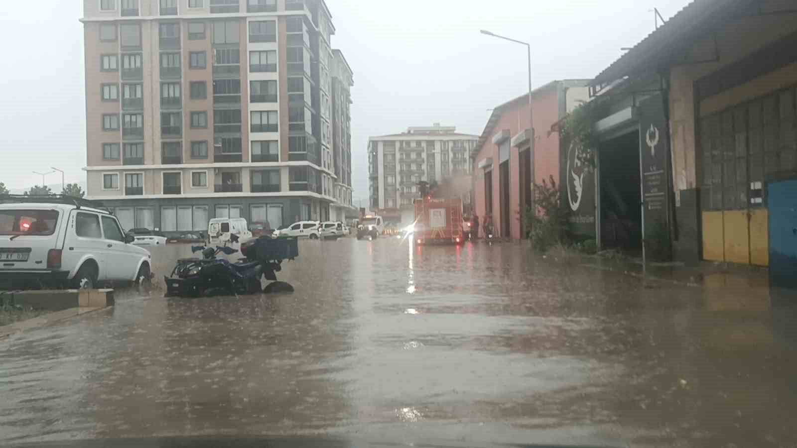 Balıkesir’in Edremit ilçesinde öğlen