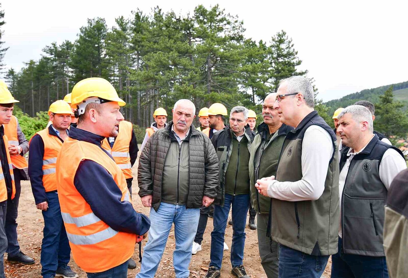 Orman köylülerine kabuk soyma makinası