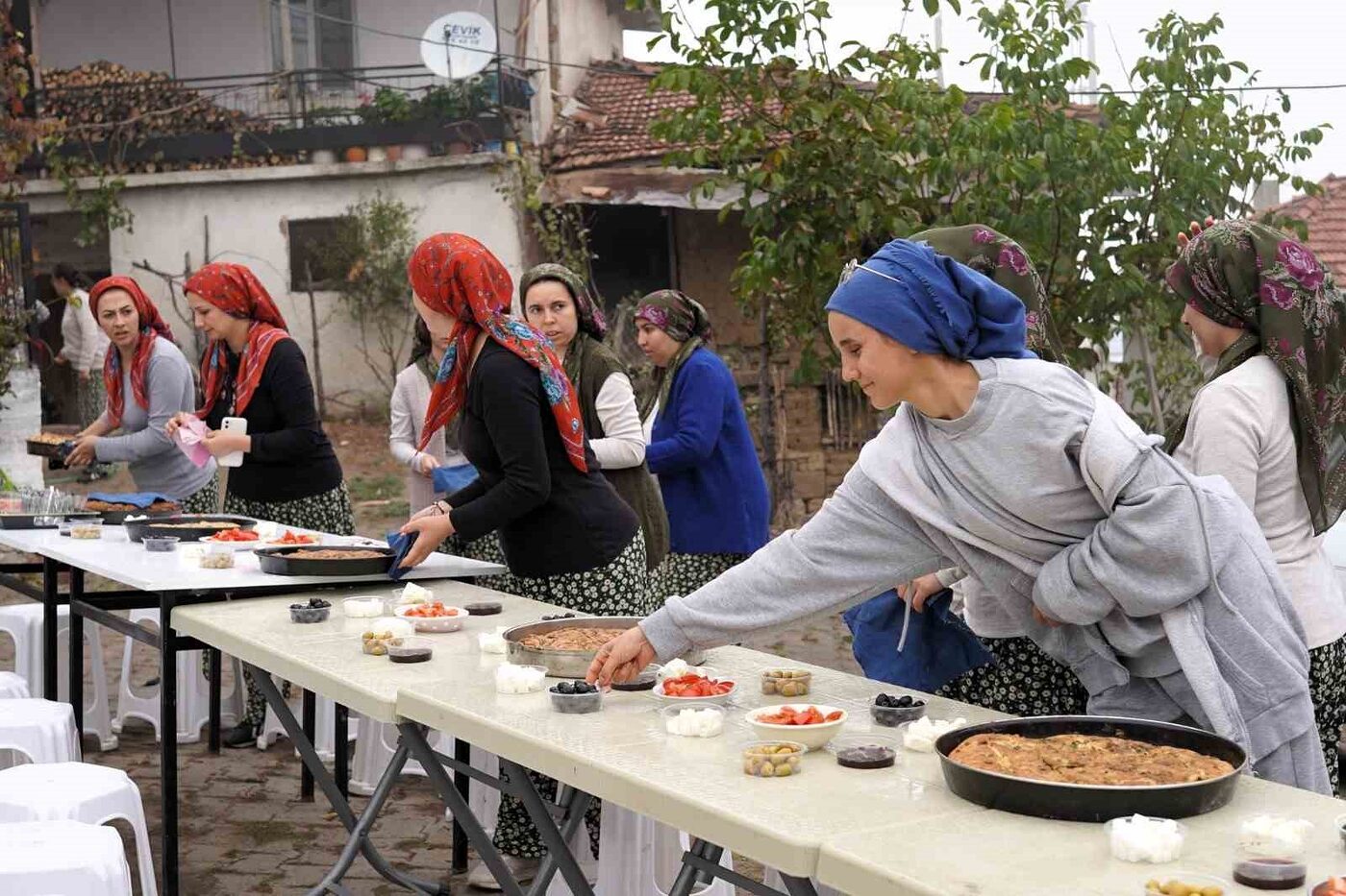 Balıkesir’de asırlardır süregelen gelenek ’düğün sinisi’