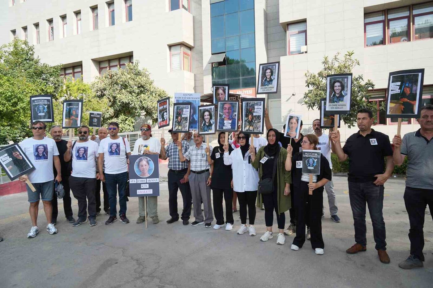 Kuryelik yaparken öldürülen Ata Emre Akman’ın ilk davası başladı