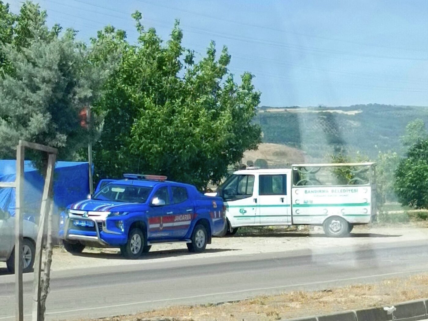 Yol kenarında erkek cesedi bulundu