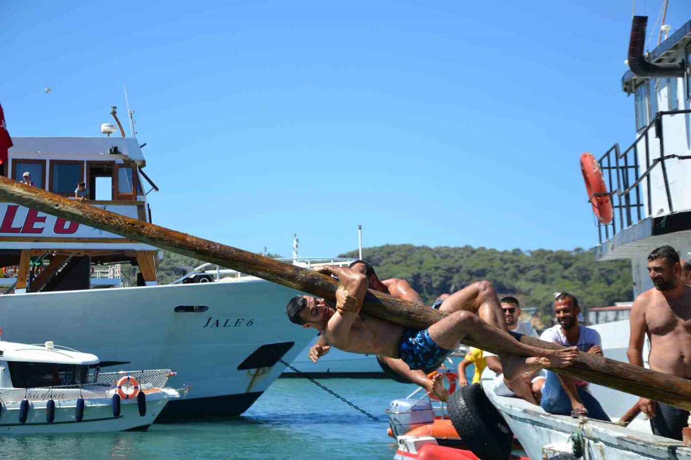 Balıkesir’in Ayvalık ilçesinde, 1