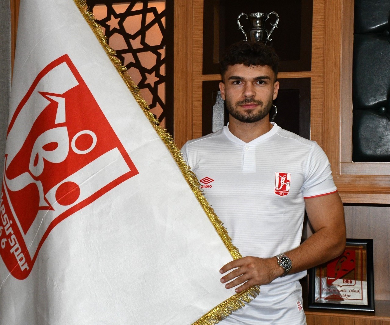 TFF. 3. Lig takımlarından Balıkesirspor, dış transferde sol bek Ahmet