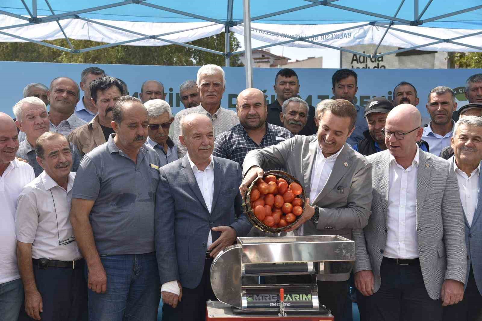 Çiftçiler, domatesi tarladan satmak yerine salça yapıp satacak