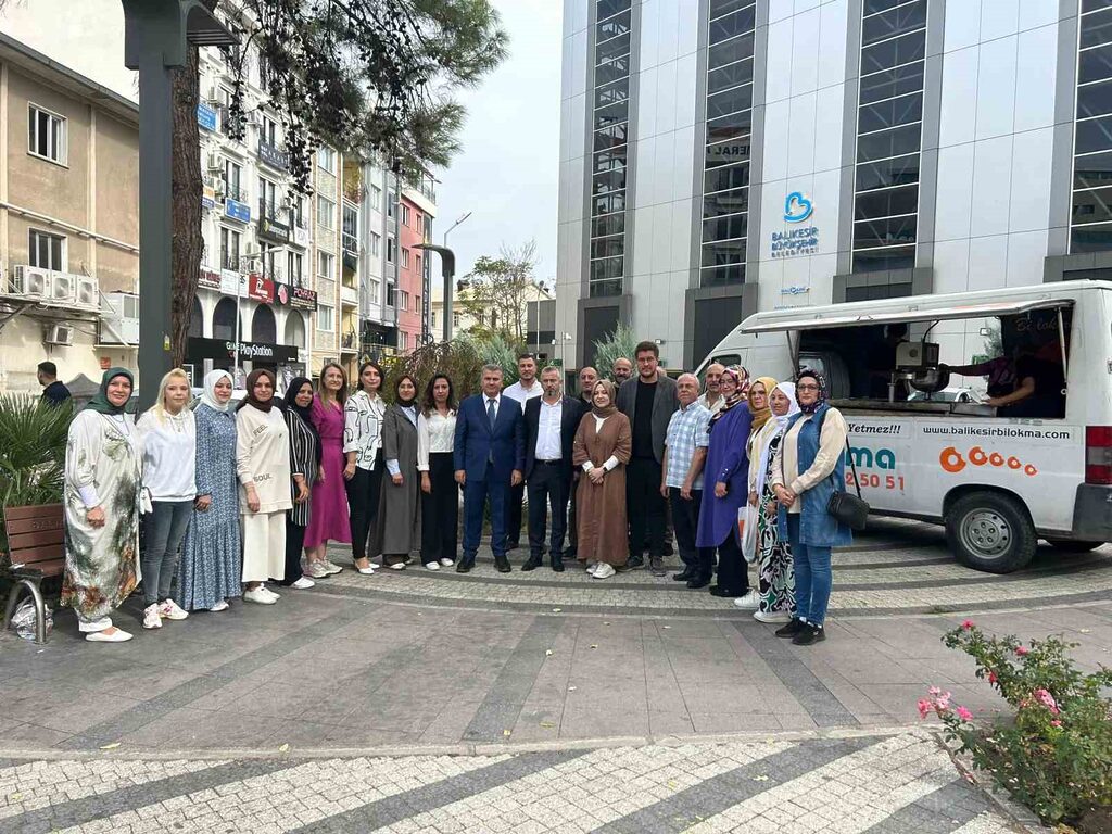 AK Parti Karesi İlçe Kadın Kolları’ndan Geleneksel Lokma Hayrı