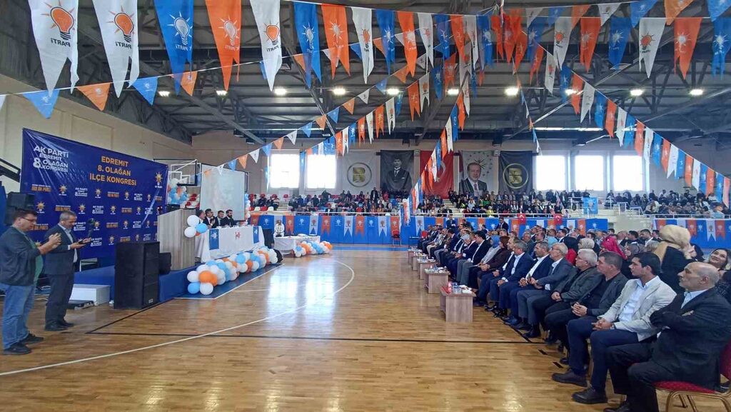 BALIKESİR’DE AK PARTİ HAVRAN VE EDREMİT İLÇE KONGRELERİ YOĞUN KATILIMLA GERÇEKLEŞTİRİLDİ