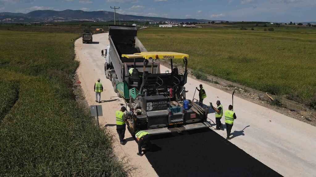 Balıkesir’de yolu olmayan yer kalmayacak