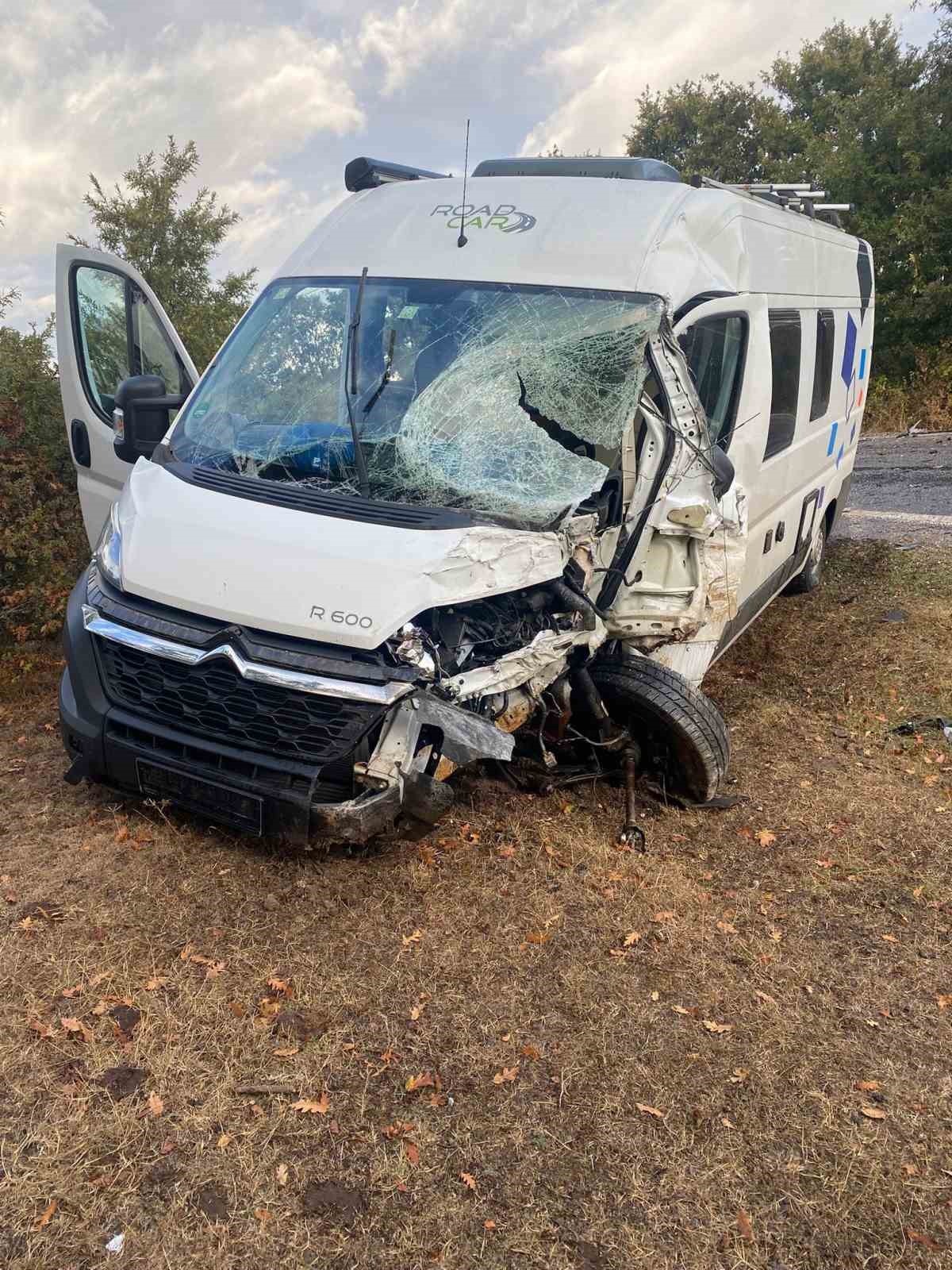 Balya’da 2 minibüsün karıştığı trafik kazasında; 8 yaralı