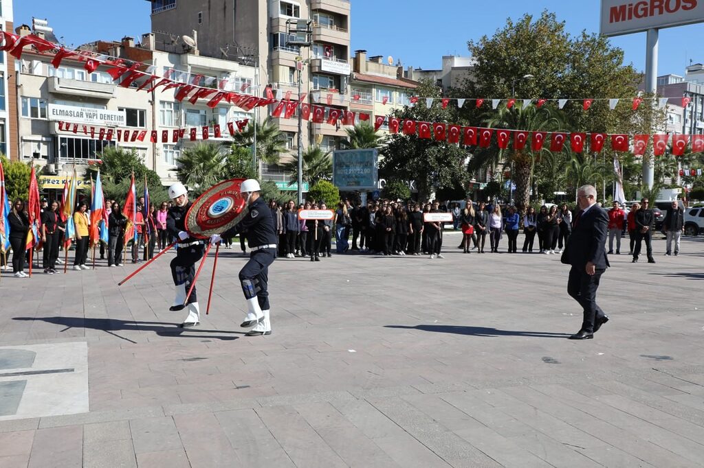 Edremit’te Cumhuriyet’in 101. Yılı,