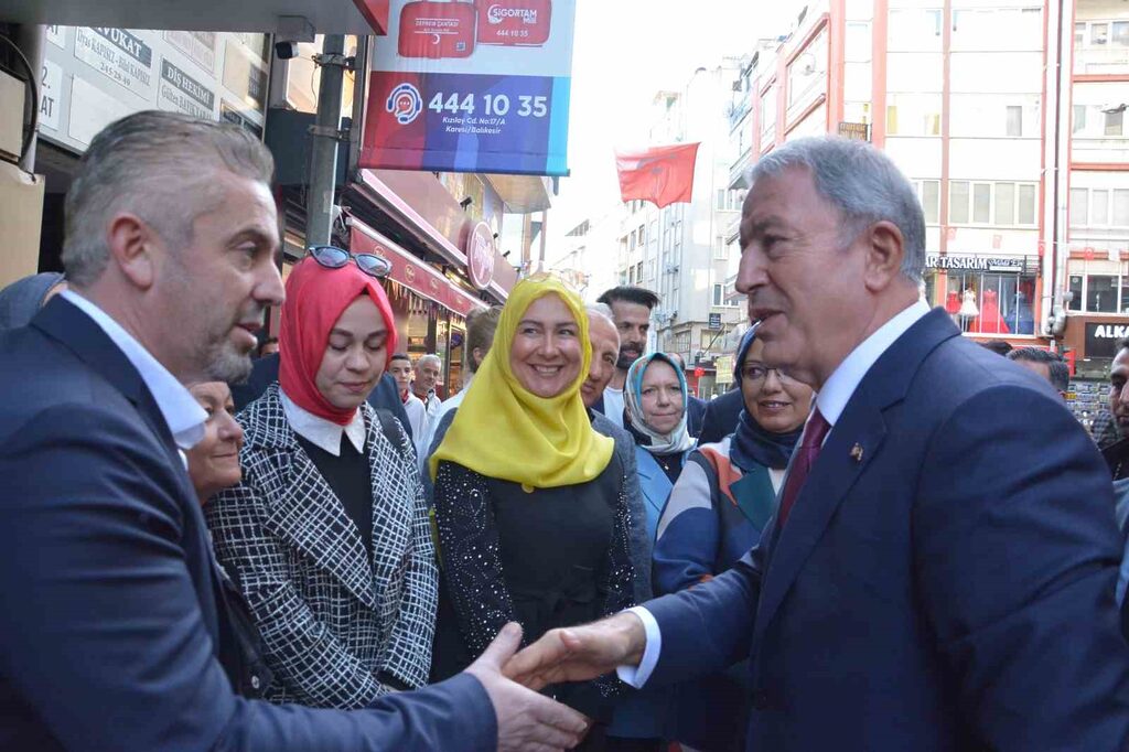 HULUSİ AKAR, BALIKESİR ZİYARETİNDE TERÖRLE MÜCADELE VURGUSU YAPTI