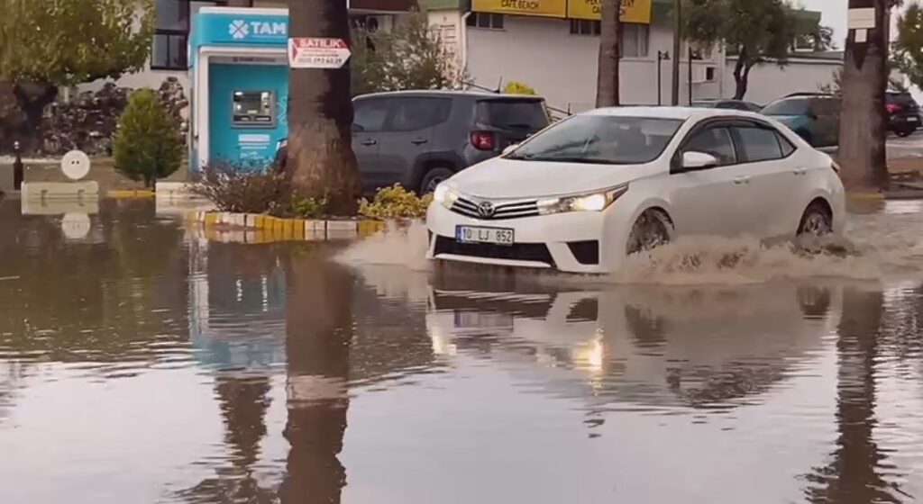 Balıkesir’in Ayvalık ilçesinde sağanak