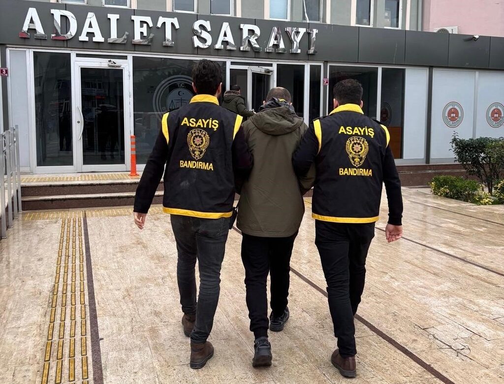 Balıkesir’in Bandırma ilçesinde Emniyet Müdürlüğü Asayiş Büro Amirliği ekipleri, gerçekleştirdikleri