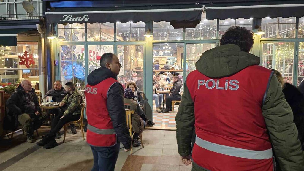 Balıkesir’in Bandırma ilçesinde yeni yıl kutlamalarının huzur ve güven içinde