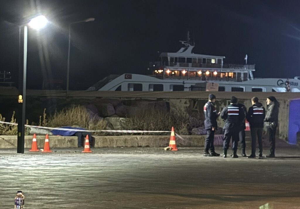 Balıkesir’in Erdek ilçesi Narlı Mahallesi’nde gündüz başlayan tartışma, akşam cinayetle