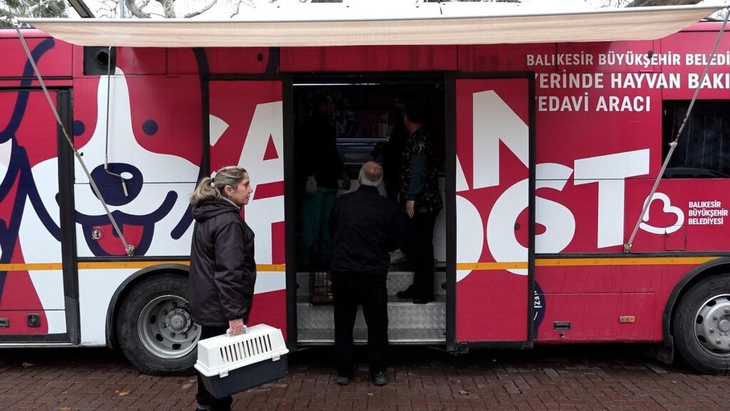 Balıkesir Büyükşehir Belediyesi yerinde hayvan bakım ve tedavi aracı “Can