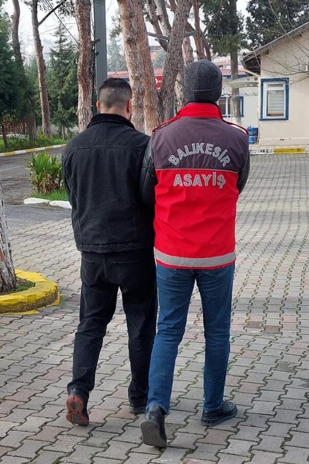 Balıkesir’de silahla yağma suçundan aranan ve 41 yıl kesinleşmiş hapis