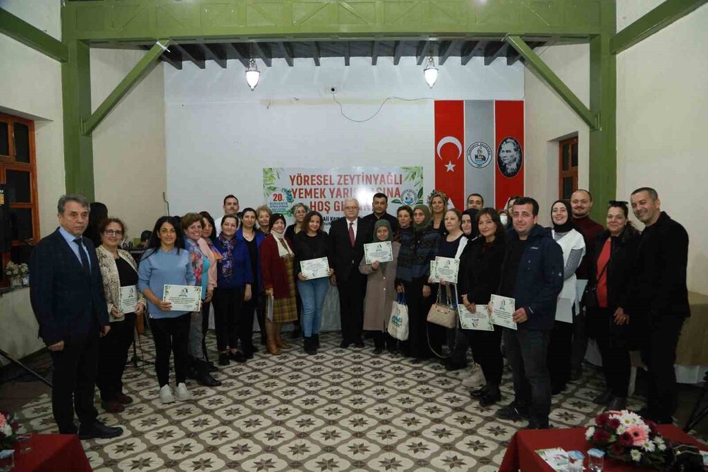 Burhaniye ilçesinde, Belediye tarafından düzenlenen “20. Zeytin ve Zeytinyağı Hasat