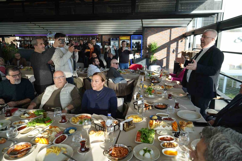 Edremit Belediye Başkanı Mehmet Ertaş, 10 Ocak Çalışan Gazeteciler Günü