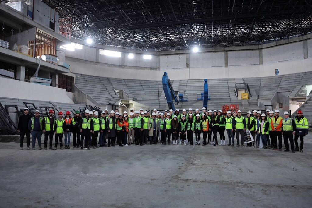 Eczacıbaşı Spor Kulübü’nün yeni spor salonunun inşaatı tüm hızıyla devam