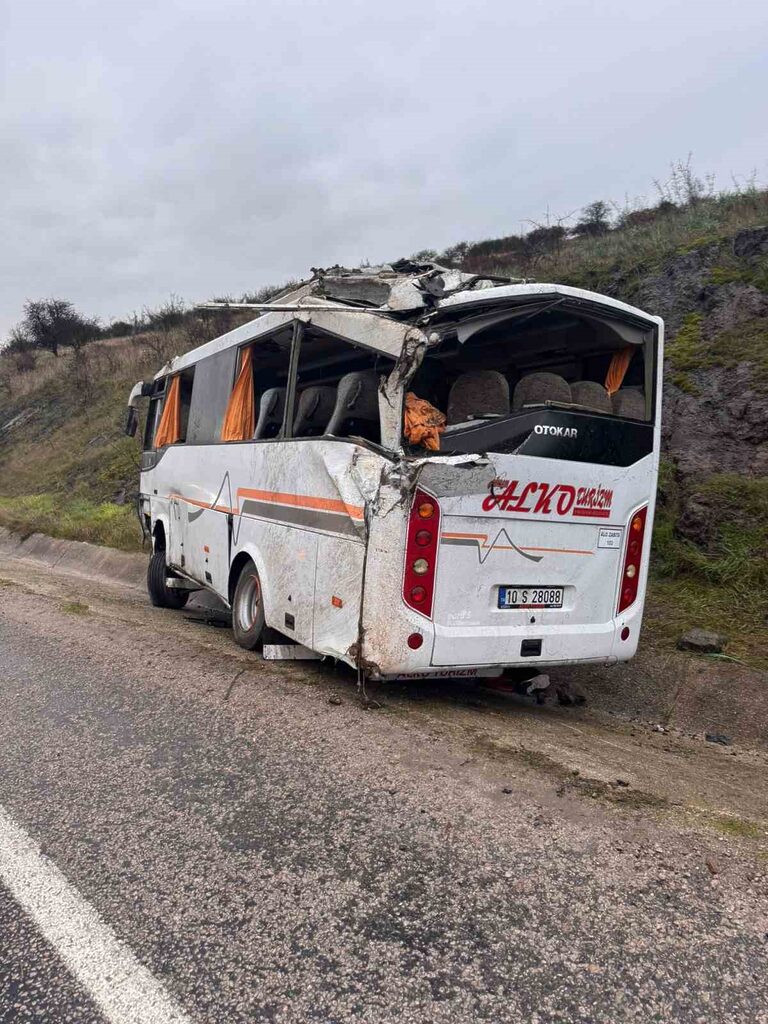 Balıkesir’in Gönen ilçesinde meydana gelen servis kazasında yaralanan Zülfiye Ercan,