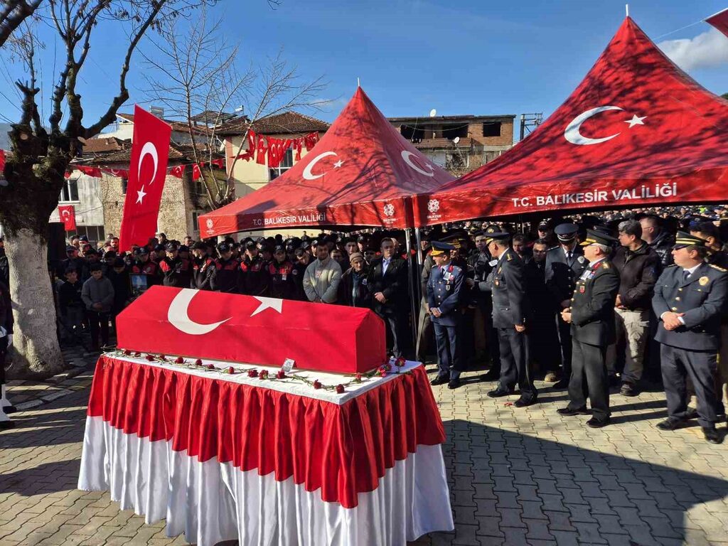 İstanbul Eyüpsultan’da görevi başında geçirdiği kazada hayatını kaybeden şehit polis