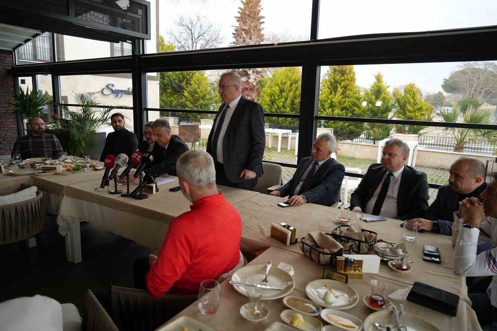 BAL Ligi’nde liderliğini sürdüren 1966 Edremitspor, 3. Lig hedefi doğrultusunda