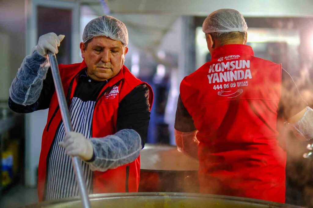 Altıeylül Belediyesi, her Ramazan ayında geleneksel hale getirdiği yardımlaşma etkinliğiyle,