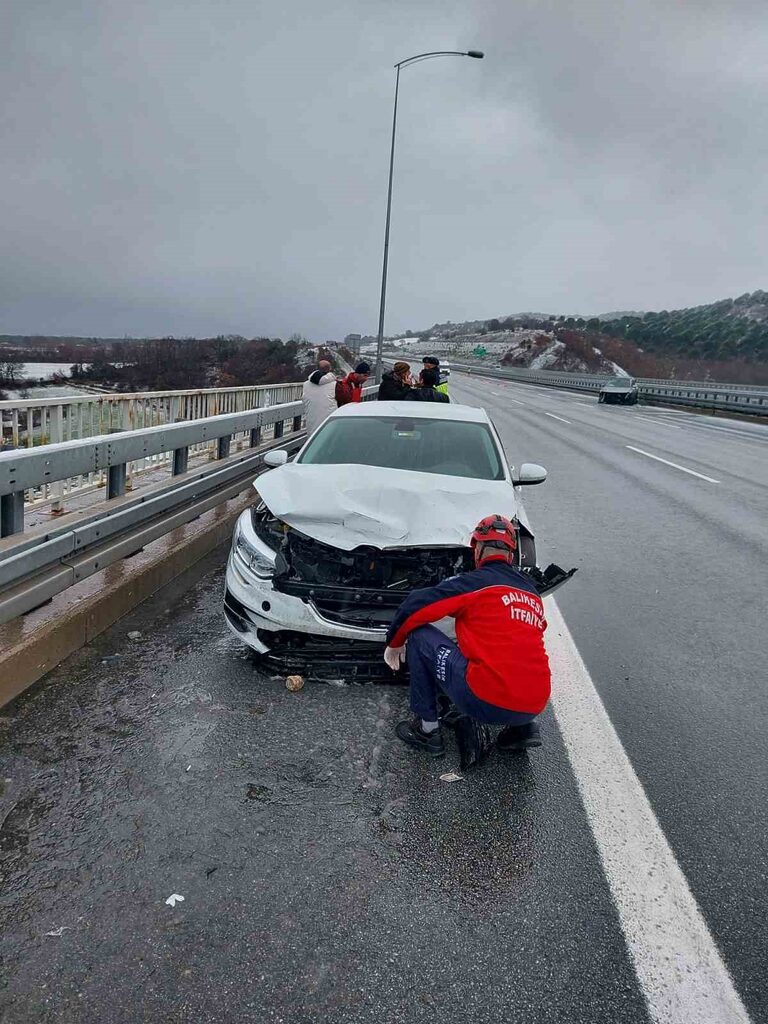 Balıkesir’in Susurluk ilçesi Balıklıdere Viyadüğü mevkisinde, İstanbul istikametine seyir halindeki