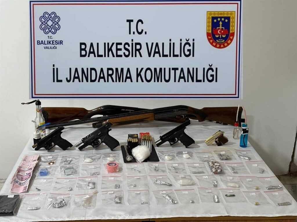 Balıkesir İl Jandarma Komutanlığı, uyuşturucu madde imal ve ticaretine yönelik