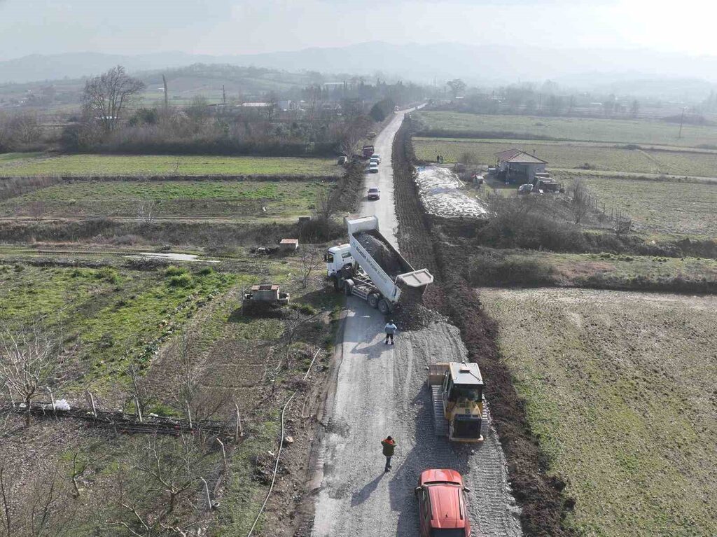 Balıkesir Büyükşehir Belediyesi, Gönen ilçesinin yıllardır çözülemeyen yol sorununa neşter