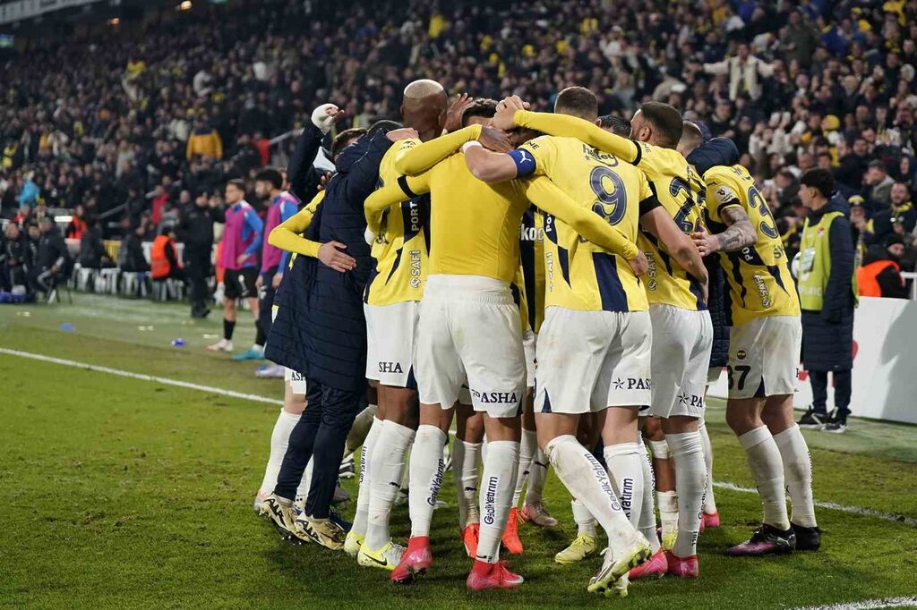 Trendyol Süper Lig’in 22. haftasında Fenerbahçe, sahasında karşılaştığı Çaykur Rizespor’u