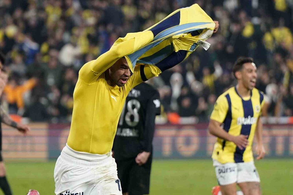 Fenerbahçe’nin Faslı futbolcusu Youssef En-Nesyri, Çaykur Rizespor maçında attığı gol