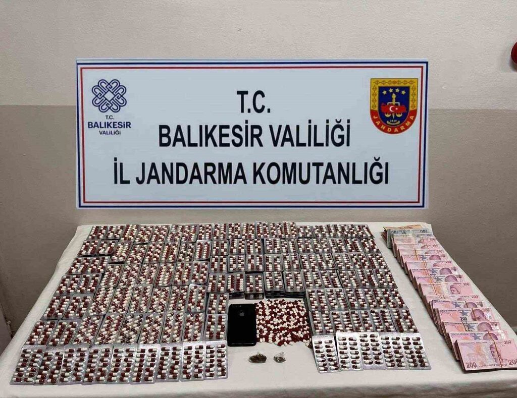 Balıkesir İl Jandarma Komutanlığı ekipleri, kaçakçılık ve organize suçlarla mücadele