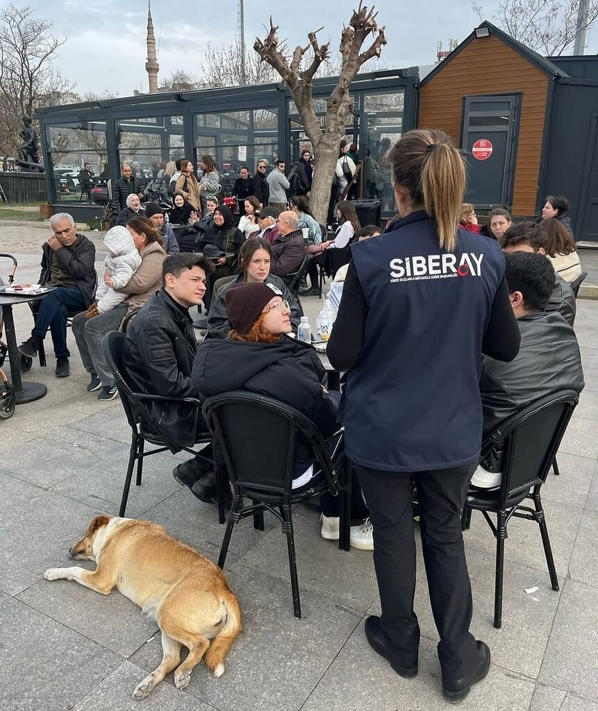 Balıkesir İl Emniyet Müdürlüğü Siber Suçlarla Mücadele Şube Müdürlüğü ekipleri,