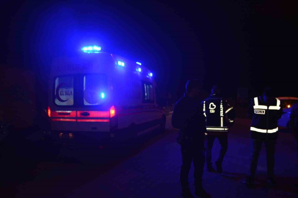Balıkesir’in Ayvalık ilçesinde, bir gözlük üretim fabrikasında çıkan yangında, fabrika