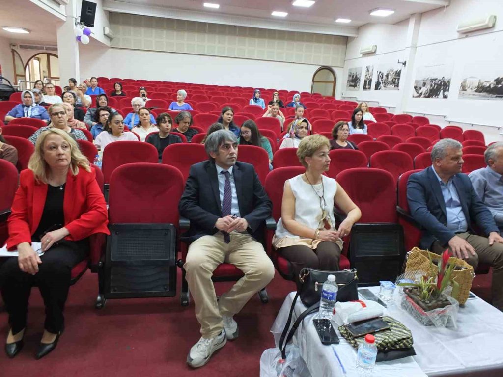 Burhaniye’ de, Edremit Körfezi Çölyak Derneğinin öncülüğünde Çölyak Farkındalık Konferansı