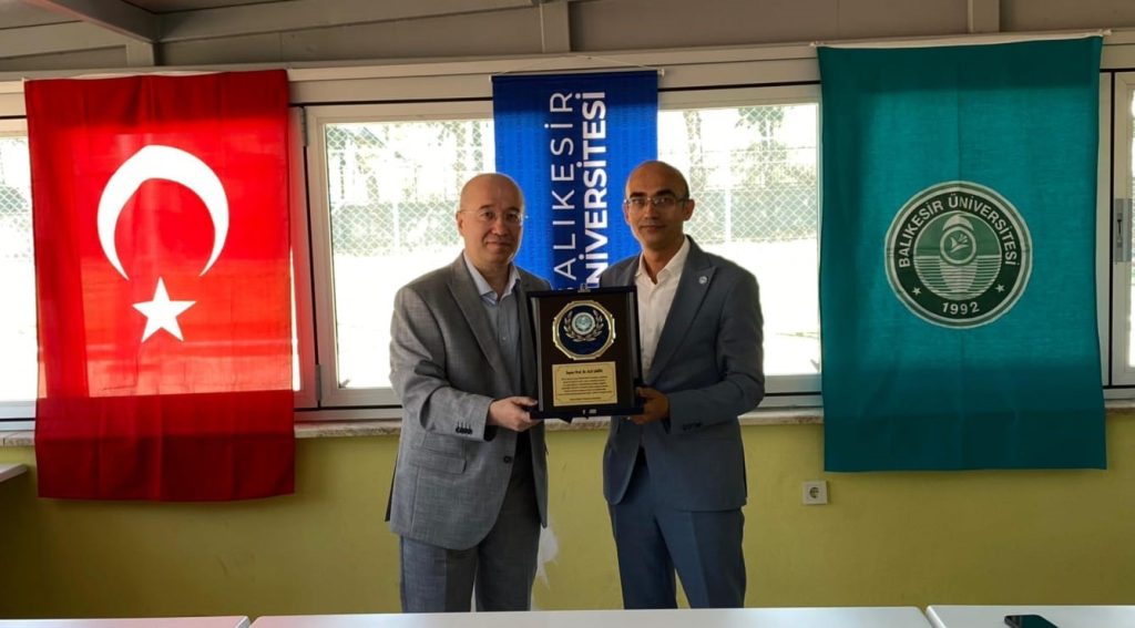 Balıkesir Üniversitesi Edremit Meslek Yüksekokulu’nda uzun yıllardır görev yapan Prof.