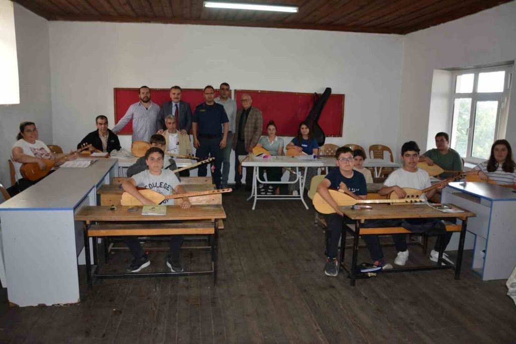 Edremit’e bağlı Tahtakuşlar Mahallesi, kültürel etkinliklere ev sahipliği yapmaya devam