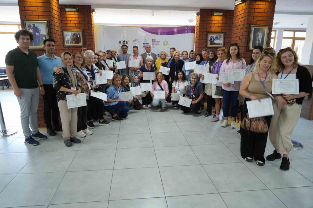 Balıkesir’in Edremit ilçesinde, kadınların yerel yönetimlerde daha etkin rol üstlenmesini