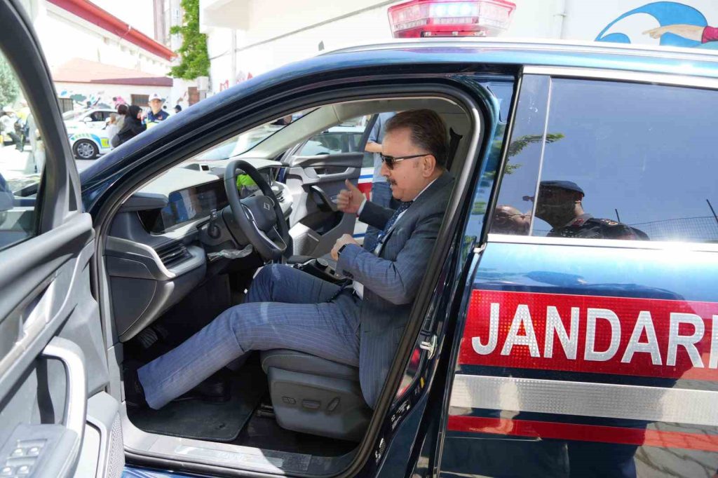 Edremit İlçe Jandarma Komutanlığı’na tahsis edilen Türkiye’nin yerli ve milli