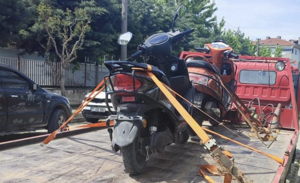 Balıkesir’in Gönen ilçesinde polis ekipleri plakasız, tescilsiz ya da teknik