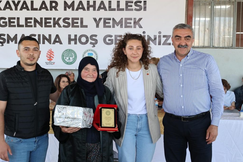 Balya’nın kırsal mahallesi Kayalar’da geleneksel Hıdırellez Şenlikleri ve 2. yöresel
